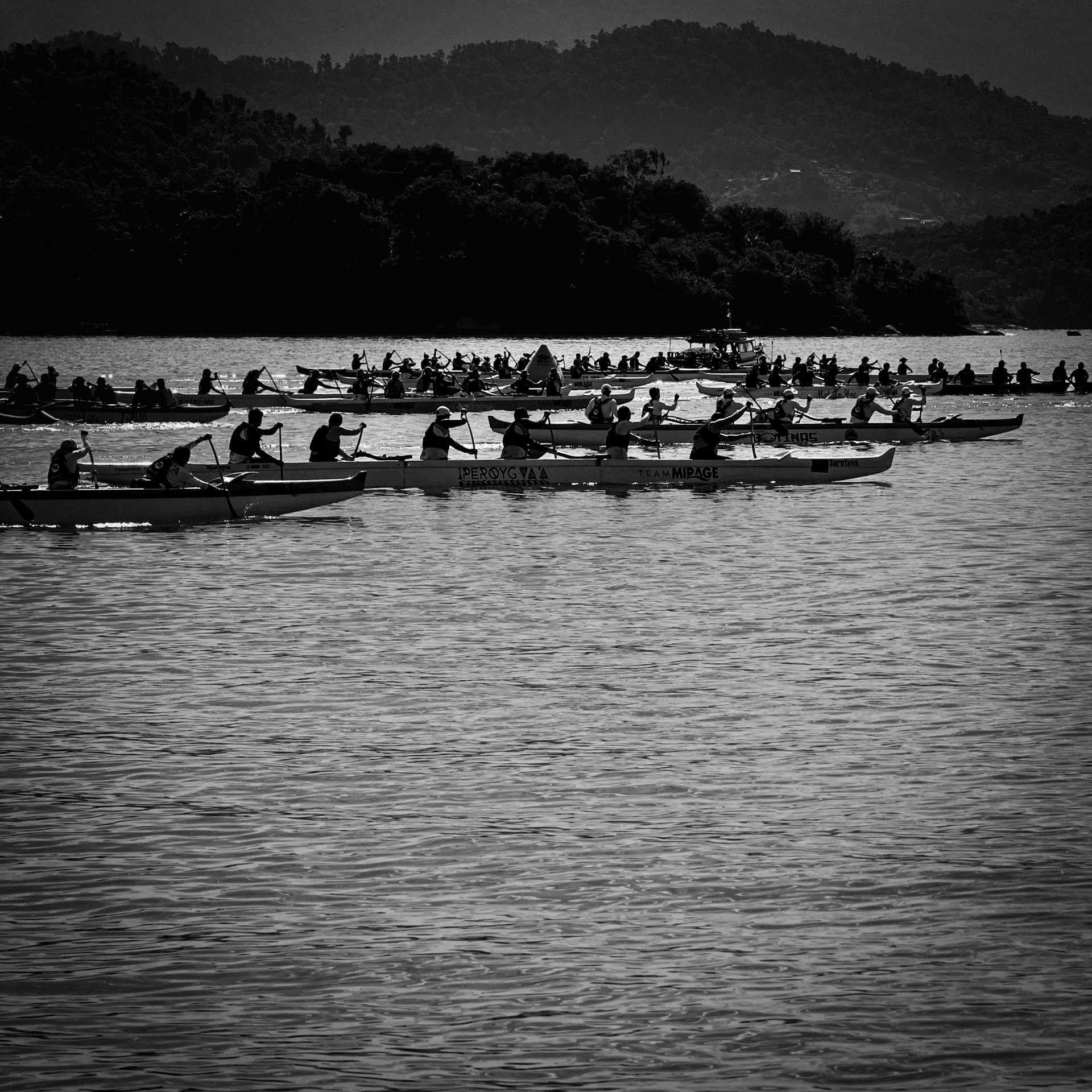 Largada de canoas havaianas em Paraty