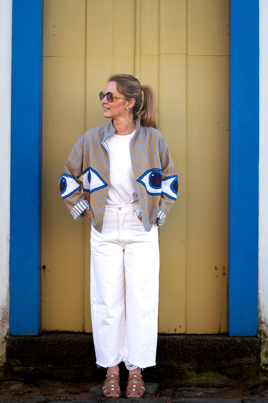 Ensaio Mariana — jaqueta bordada